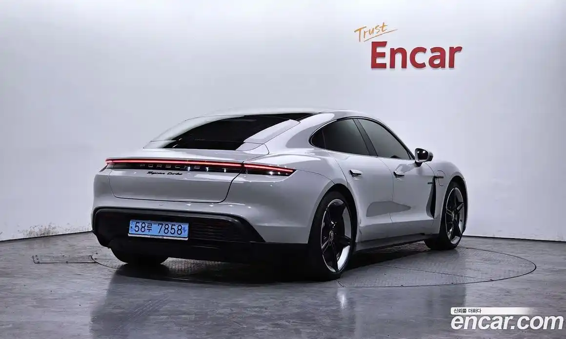 Porsche Taycan 2022 0.1 Автомат в Москве № 165478, фото 16