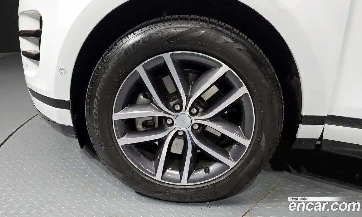 Land Rover Range-Rover Evoque 2024 2.0 Автомат в Москве № 165953, фото 5