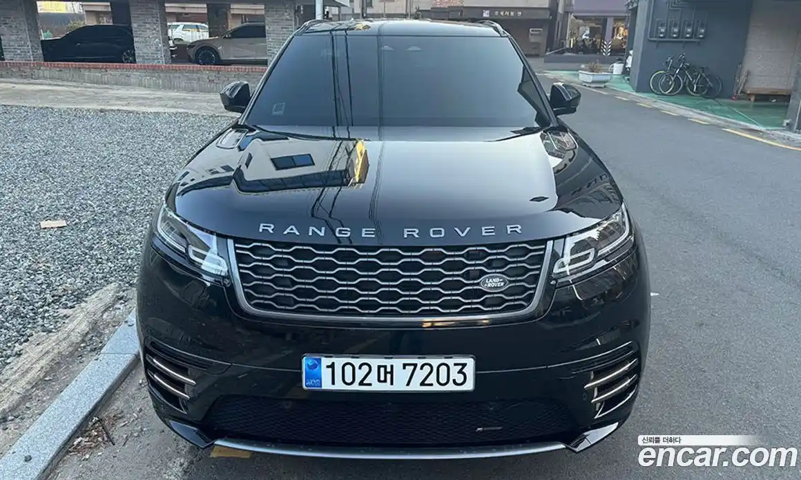 Land Rover Range-Rover Velar 2023 3.0 Автомат в Москве № 166729, фото 1
