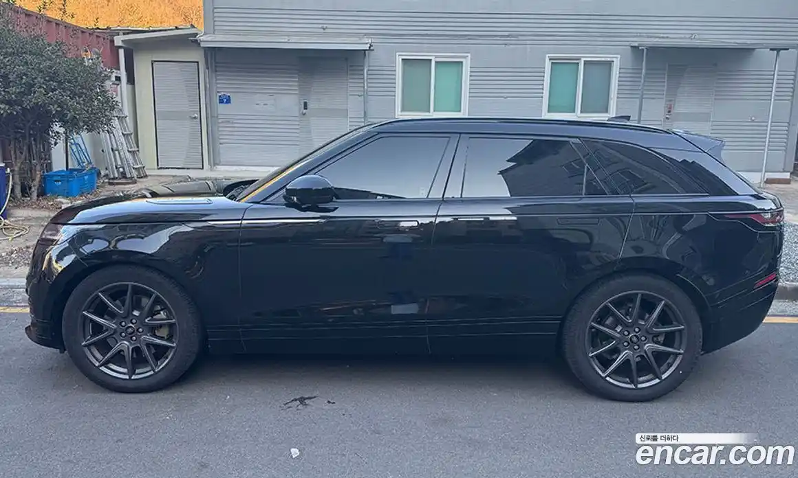 Land Rover Range-Rover Velar 2023 3.0 Автомат в Москве № 166729, фото 2