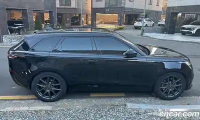 Land Rover Range-Rover Velar 2023 3.0 Автомат в Москве № 166729, миниатюра 3