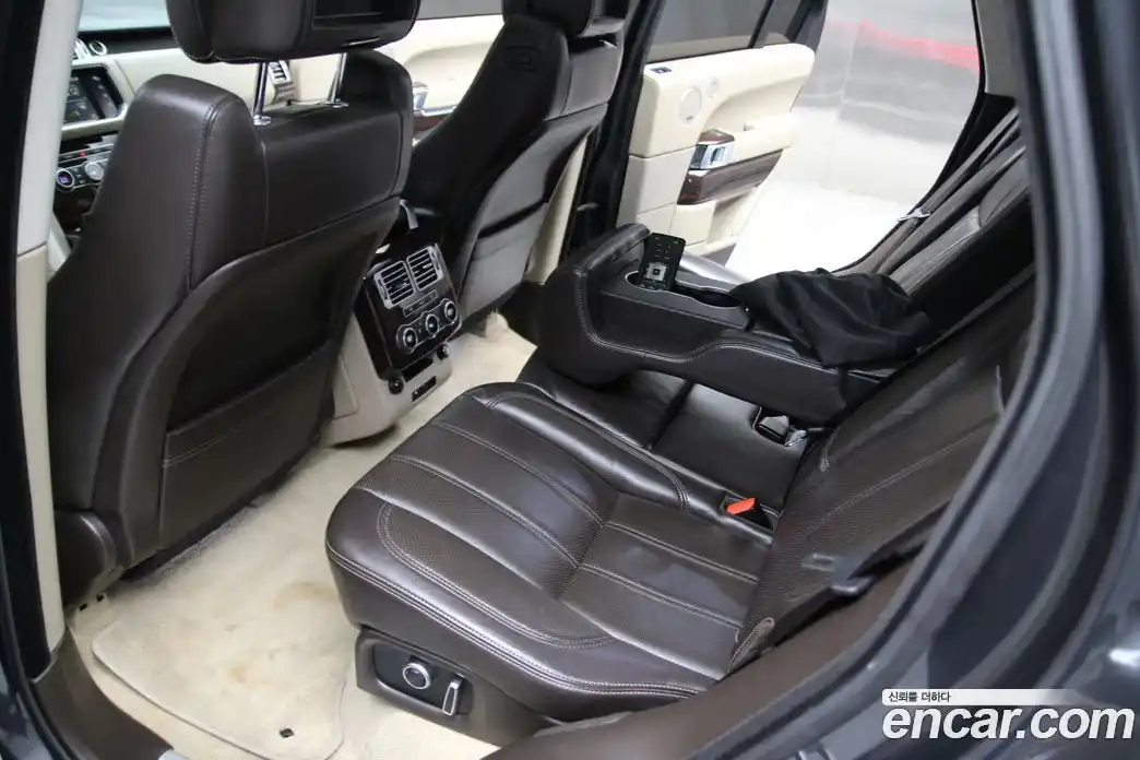 Land Rover Range-Rover 2016 4.4 Автомат в Москве № 166874, фото 13