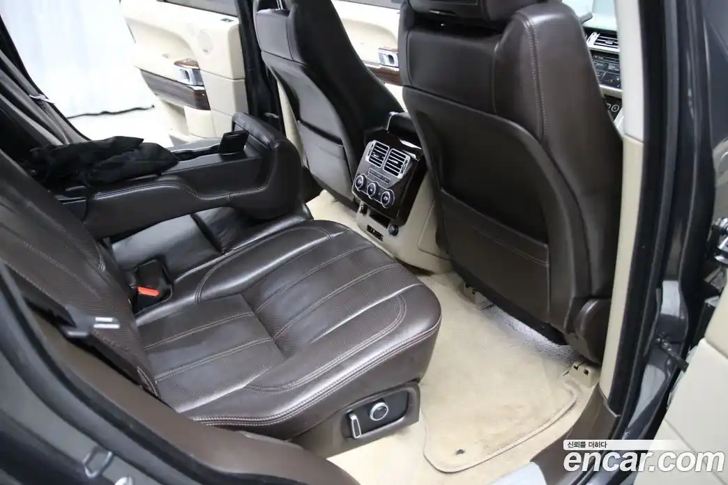 Land Rover Range-Rover 2016 4.4 Автомат в Москве № 166874, фото 14