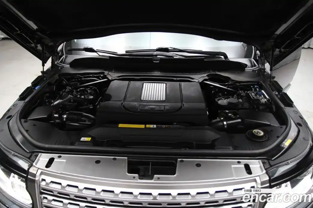 Land Rover Range-Rover 2016 4.4 Автомат в Москве № 166874, фото 8