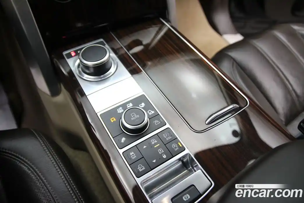 Land Rover Range-Rover 2016 4.4 Автомат в Москве № 166874, фото 9