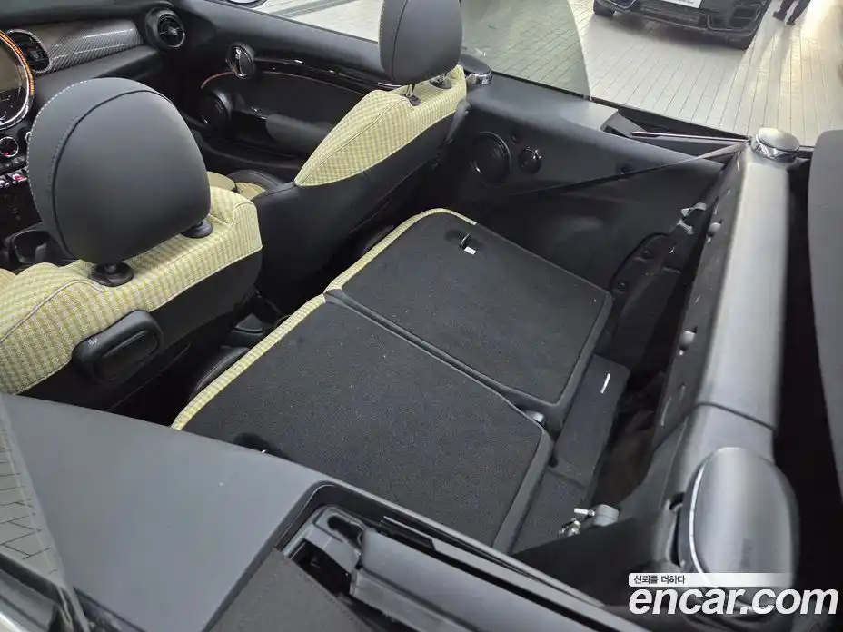 Mini Cooper Convertible 2024 2.0 Автомат в Москве № 167415, фото 15