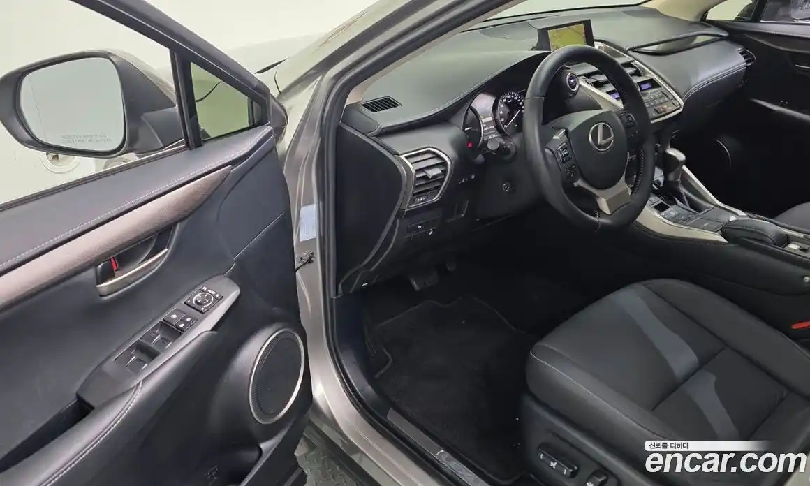 Lexus NX 2017 2.5 Автомат в Москве № 168179, фото 12