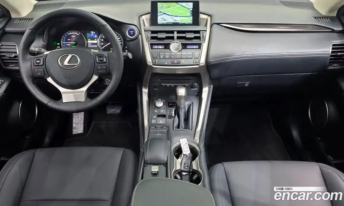 Lexus NX 2017 2.5 Автомат в Москве № 168179, фото 7