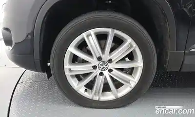 Volkswagen Tiguan 2016 2.0 Автомат в Москве № 168946, миниатюра 10