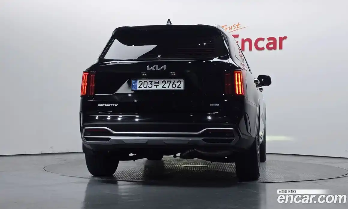 Kia Sorento 2023 1.6 Автомат в Москве № 17660, фото 3