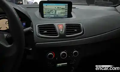 Renault SM3 2017 1.6 Автомат в Москве № 179036, миниатюра 12