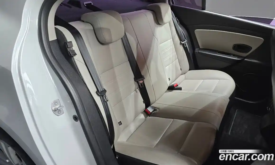 Renault SM3 2017 1.6 Автомат в Москве № 179036, фото 13