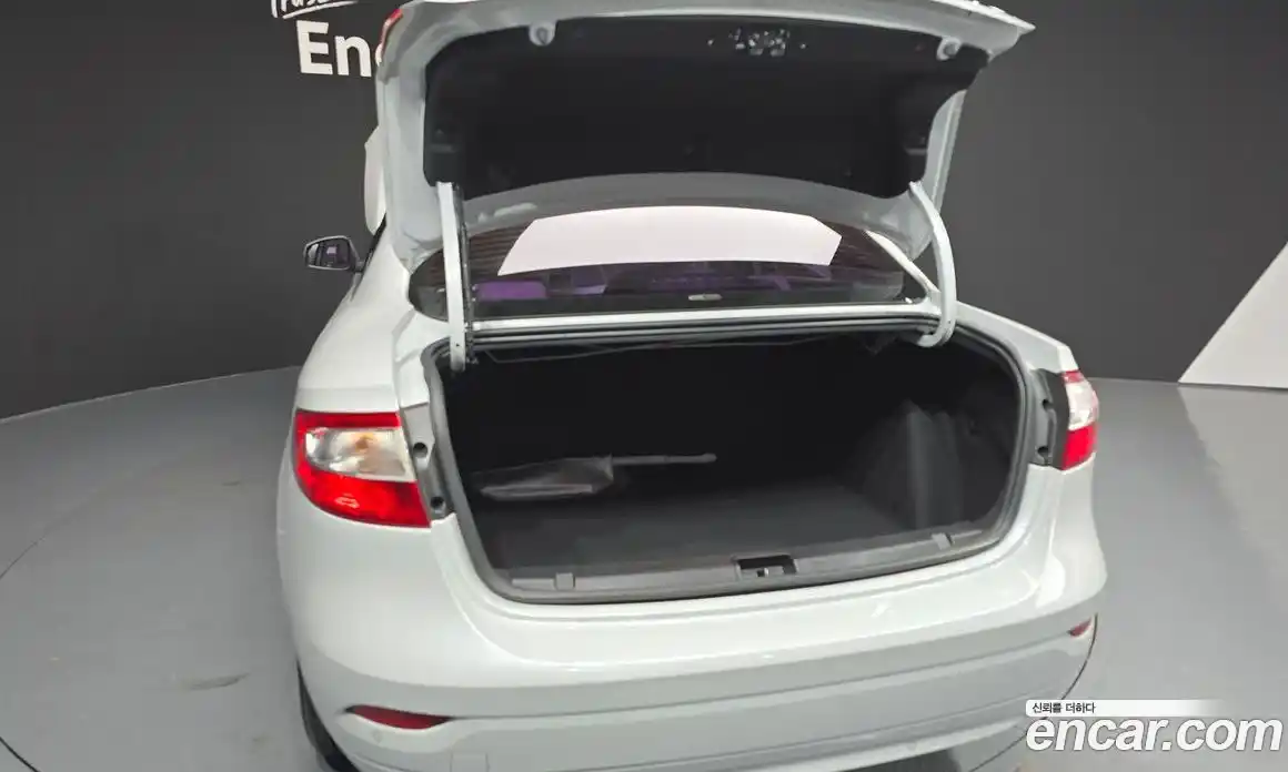 Renault SM3 2017 1.6 Автомат в Москве № 179036, фото 17