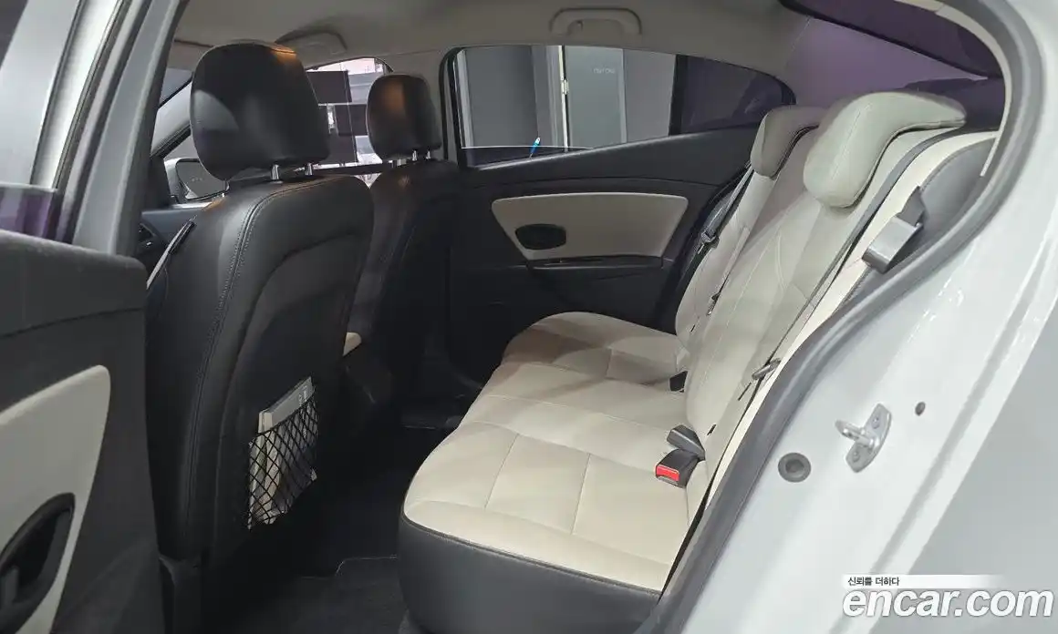 Renault SM3 2017 1.6 Автомат в Москве № 179036, фото 20