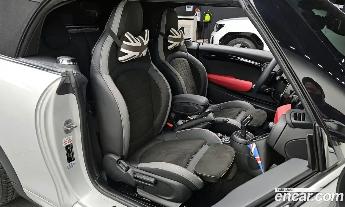 Mini Cooper Convertible 2021 2.0 Автомат в Москве № 180403, фото 11