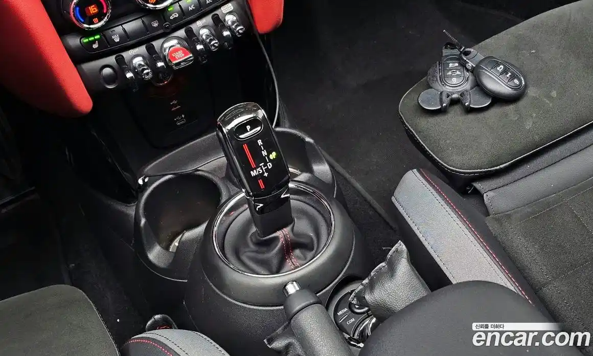 Mini Cooper Convertible 2021 2.0 Автомат в Москве № 180403, фото 12