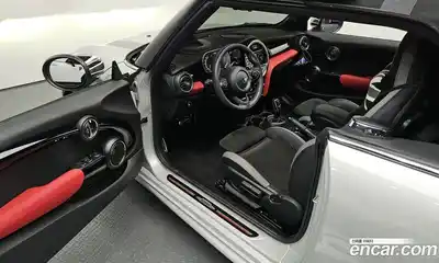 Mini Cooper Convertible 2021 2.0 Автомат в Москве № 180403, миниатюра 4