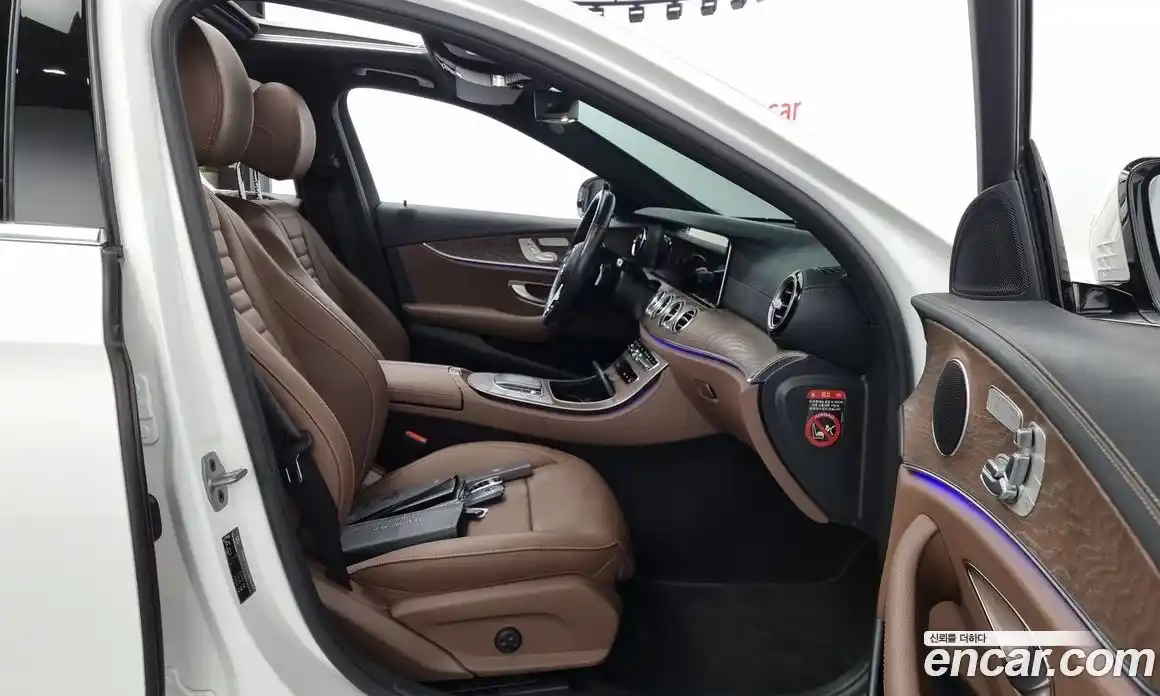 Mercedes-Benz E-Class 2021 2.0 Автомат в Москве № 182076, фото 11