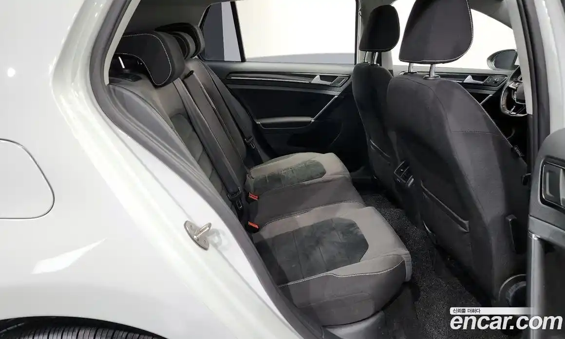 Volkswagen Golf 2015 2.0 Автомат в Москве № 187240, фото 3