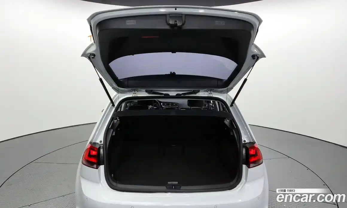 Volkswagen Golf 2015 2.0 Автомат в Москве № 187240, фото 8