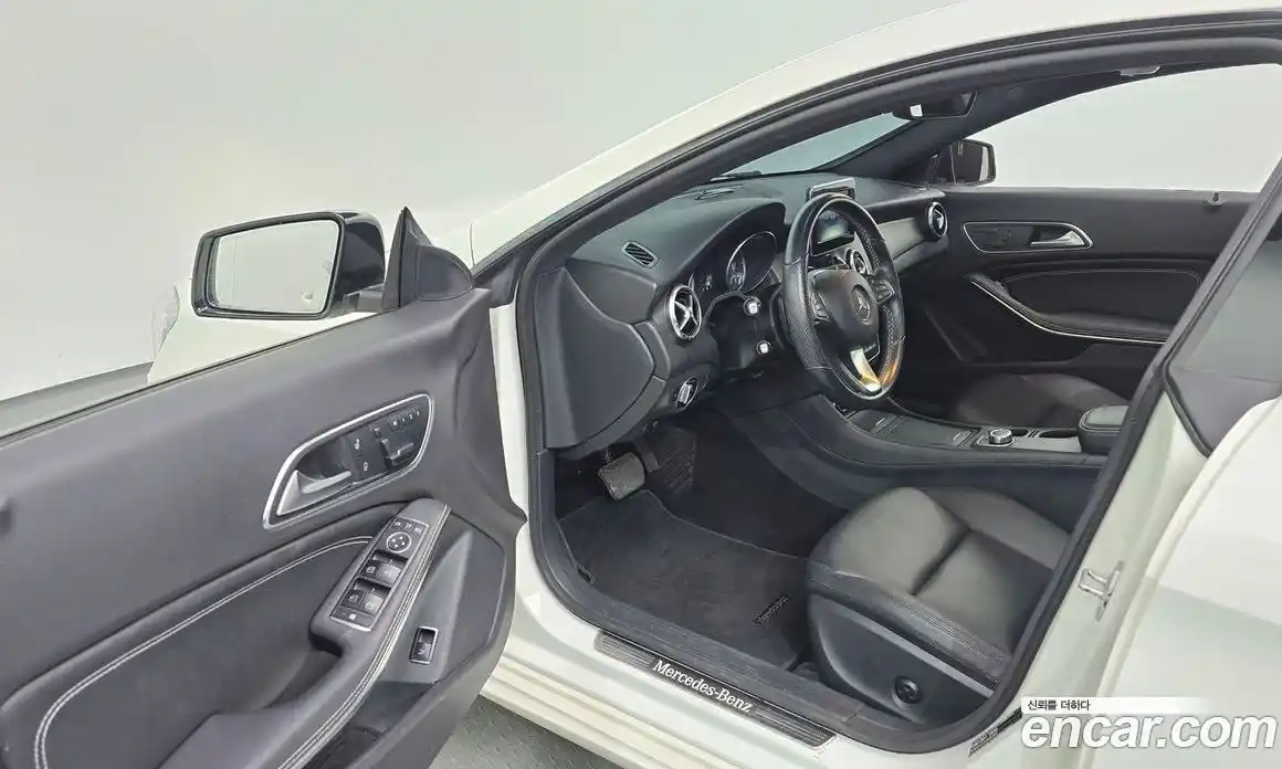 Mercedes-Benz CLA-Class 2015 2.1 Автомат в Москве № 195000, фото 10