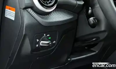 Audi Q2 2023 2.0 Автомат в Москве № 195988, миниатюра 5