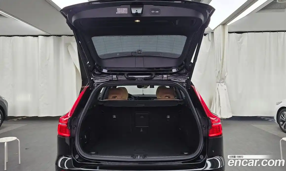 Volvo V60 2020 2.0 Автомат в Москве № 197027, фото 15