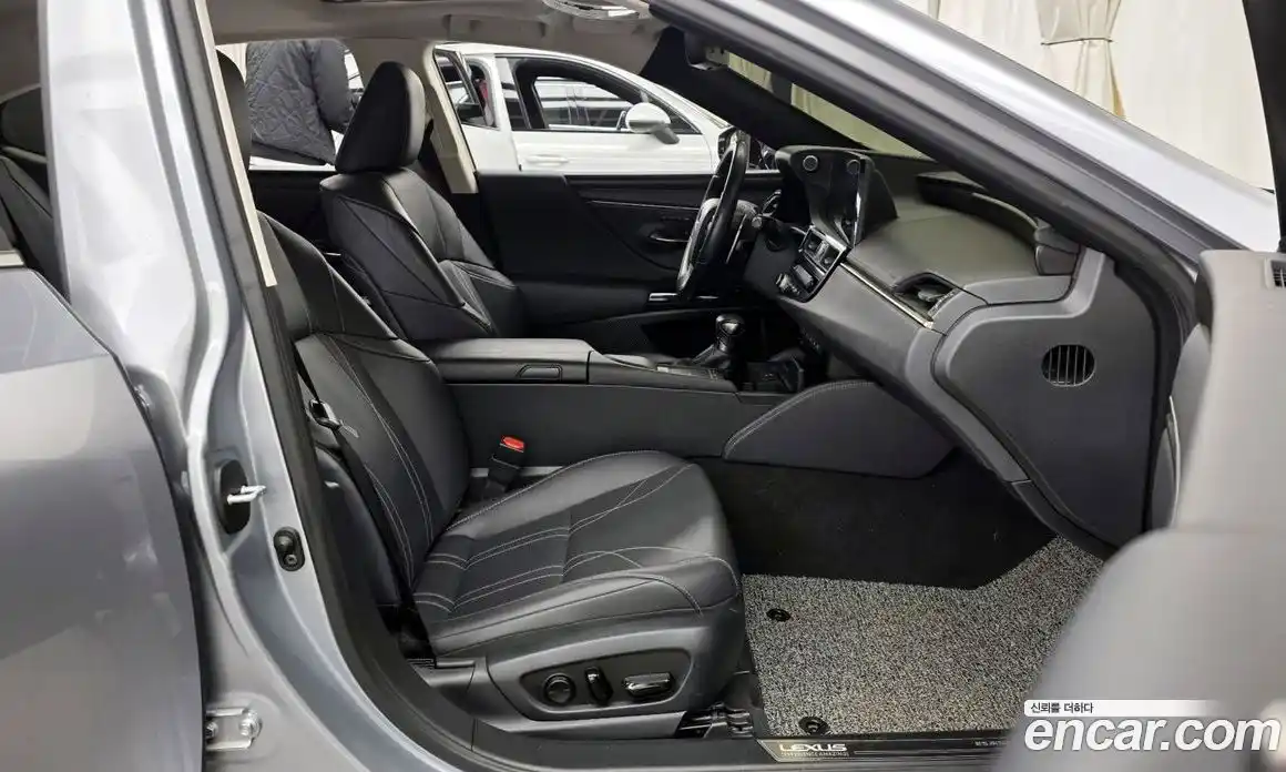 Lexus ES 2022 2.5 Автомат в Москве № 198873, фото 11