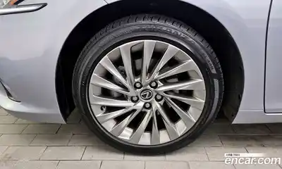 Lexus ES 2022 2.5 Автомат в Москве № 198873, миниатюра 5