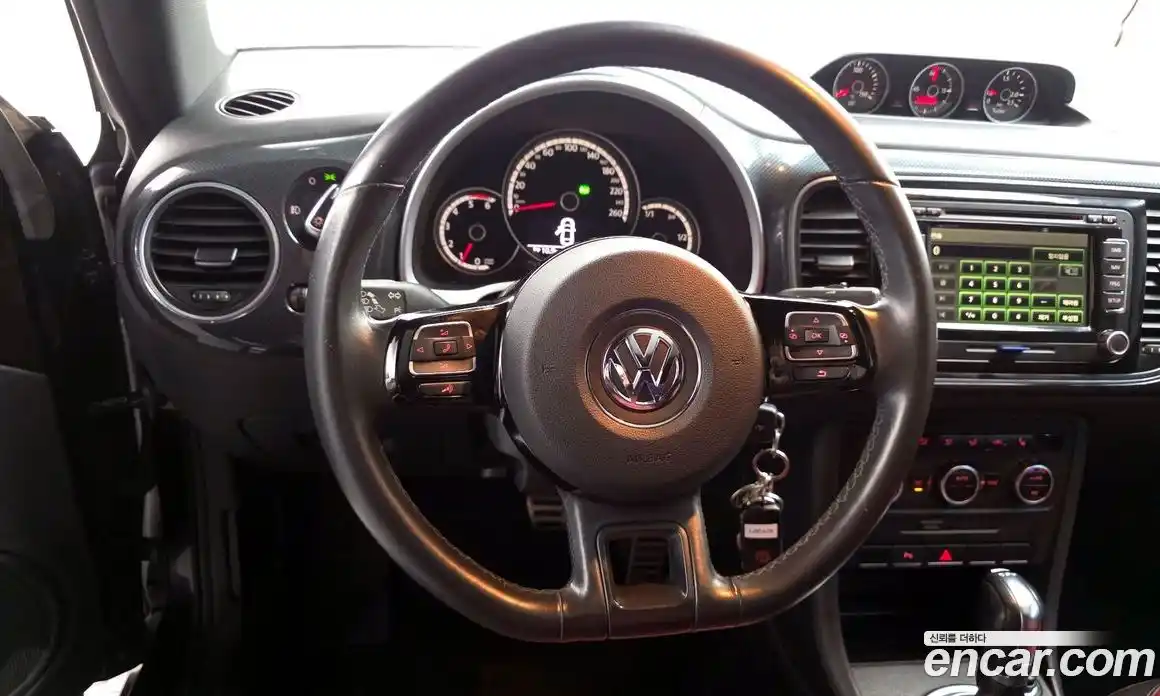 Volkswagen Beatle 2013 2.0 Автомат в Москве № 199189, фото 13