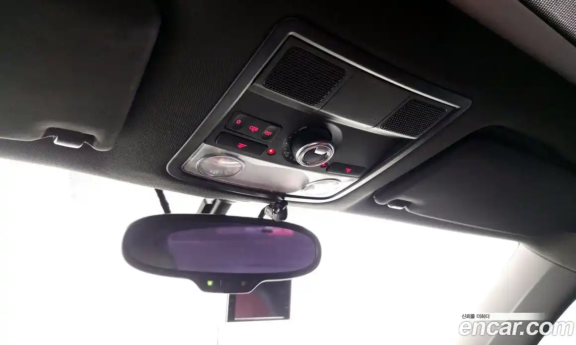 Volkswagen Beatle 2013 2.0 Автомат в Москве № 199189, фото 17