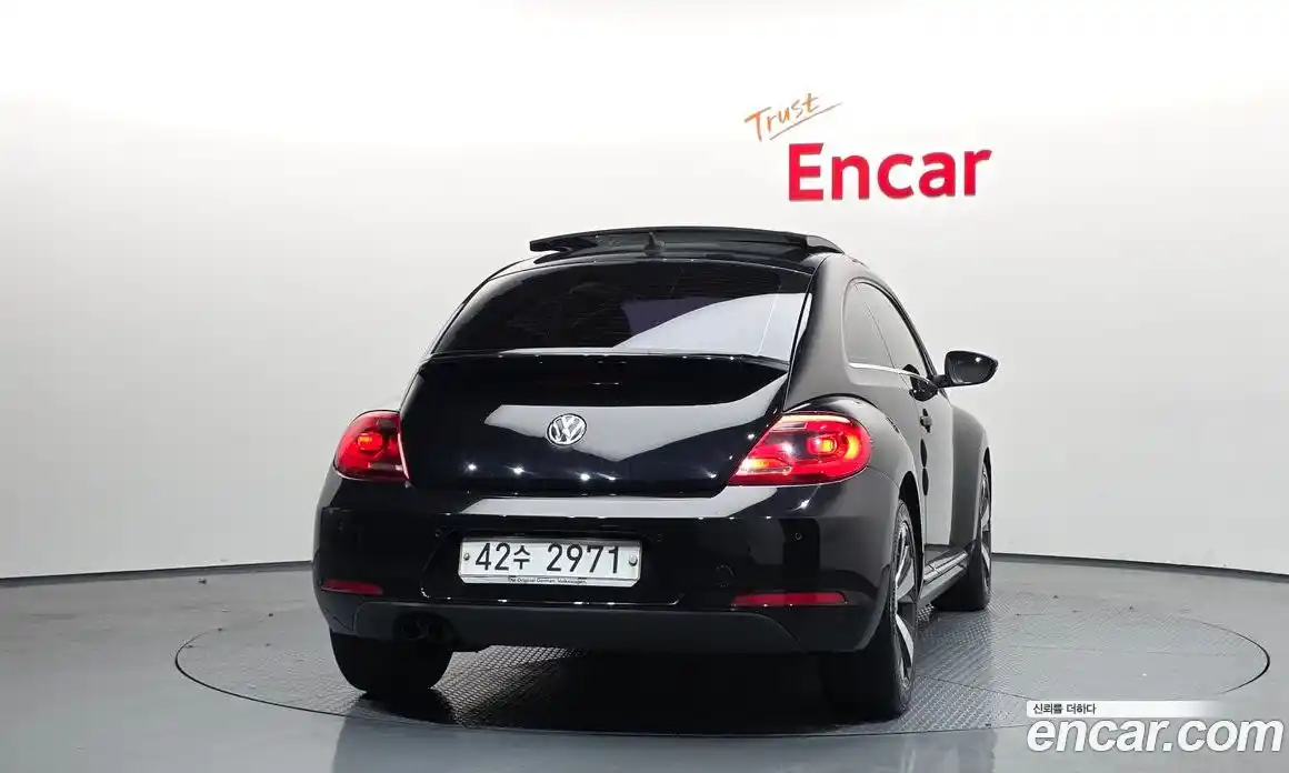 Volkswagen Beatle 2013 2.0 Автомат в Москве № 199189, фото 4