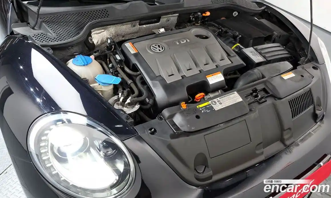 Volkswagen Beatle 2013 2.0 Автомат в Москве № 199189, фото 6