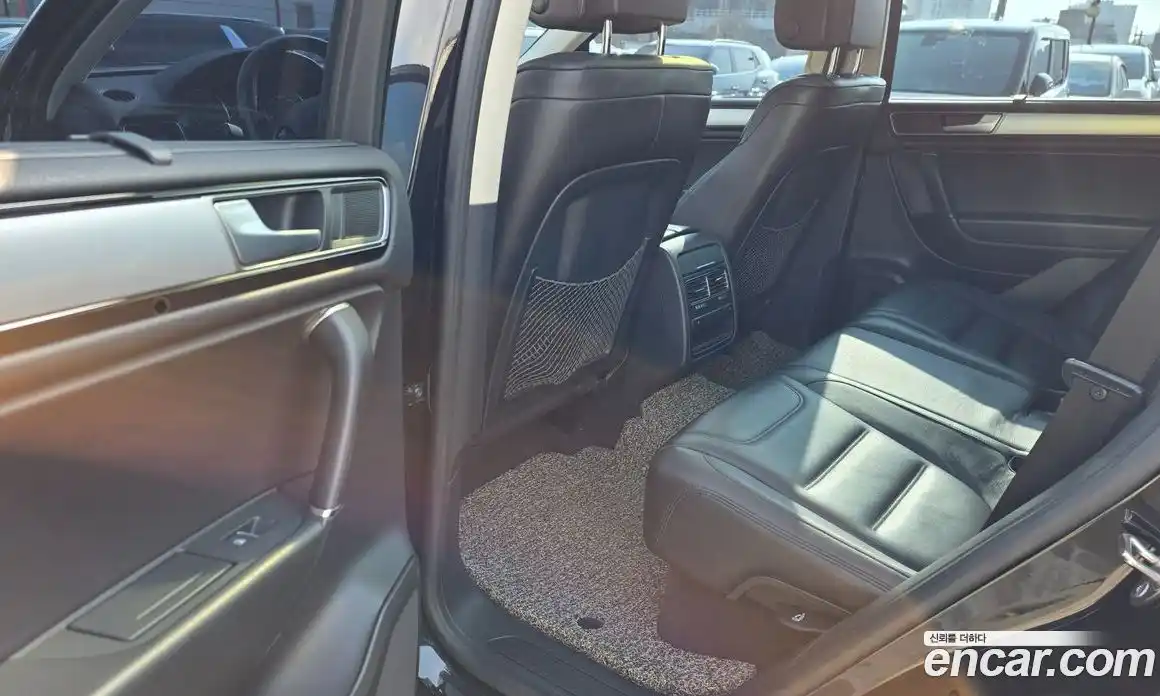 Volkswagen Touareg 2016 3.0 Автомат в Москве № 199345, фото 11