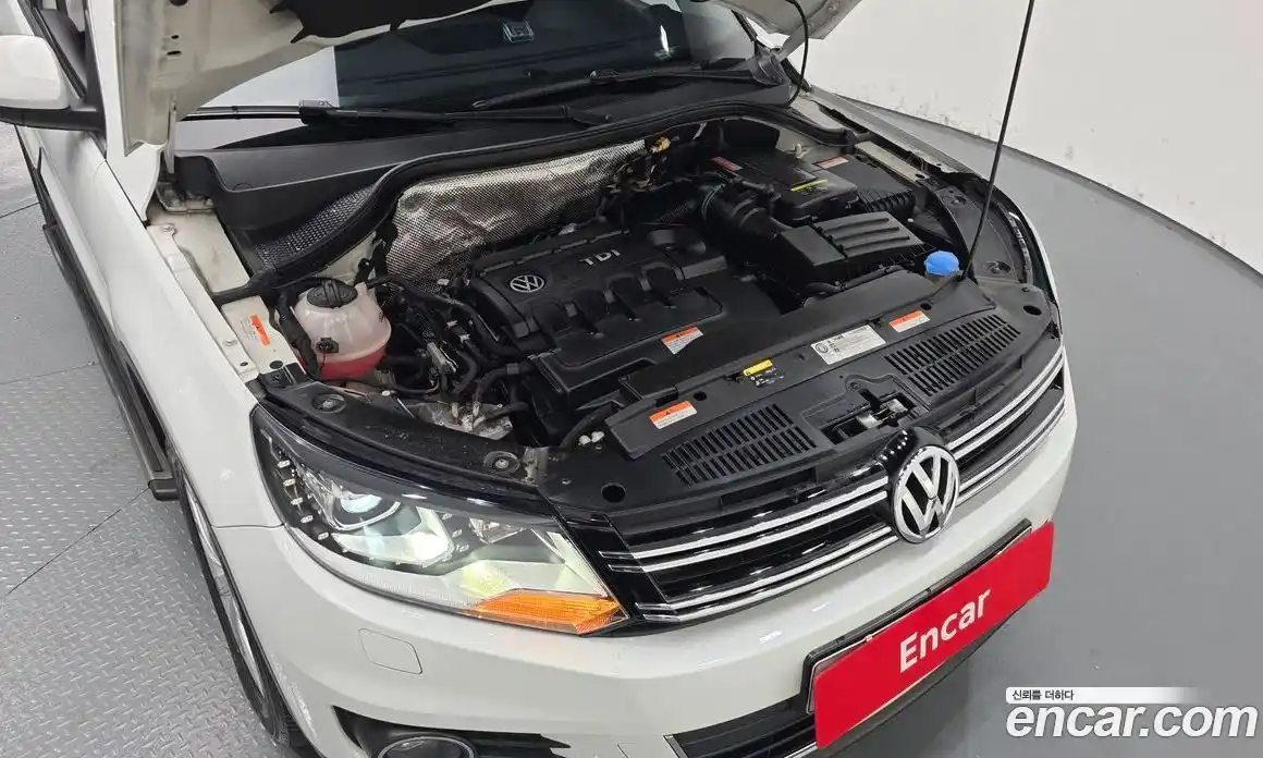 Volkswagen Tiguan 2016 2.0 Автомат в Москве № 210246, фото 3