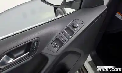 Volkswagen Tiguan 2016 2.0 Автомат в Москве № 210246, миниатюра 7