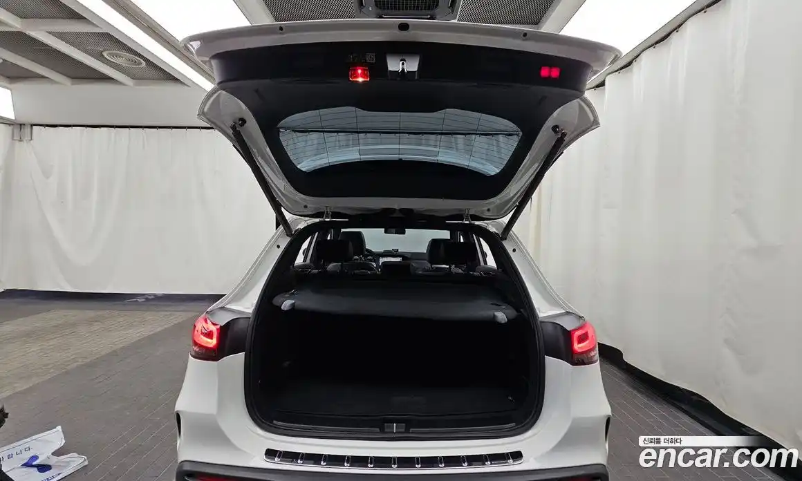 Mercedes-Benz EQA 2022 0.2 Автомат в Москве № 212090, фото 13