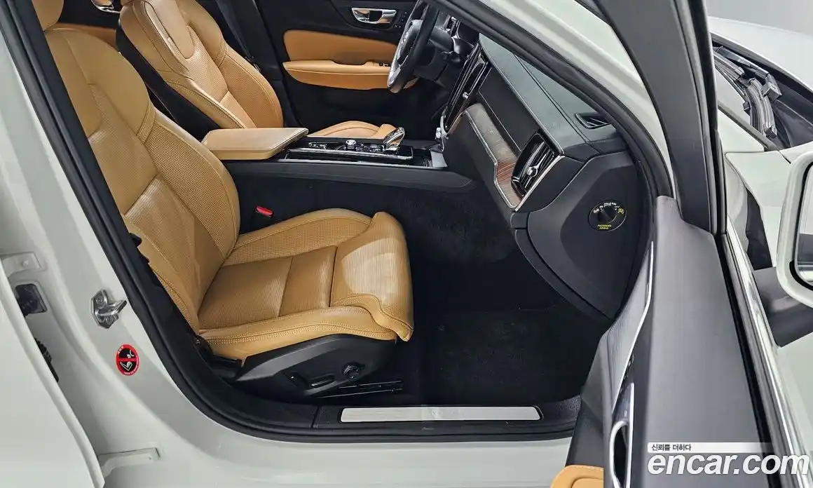 Volvo S60 2022 2.0 Автомат в Москве № 212905, фото 18