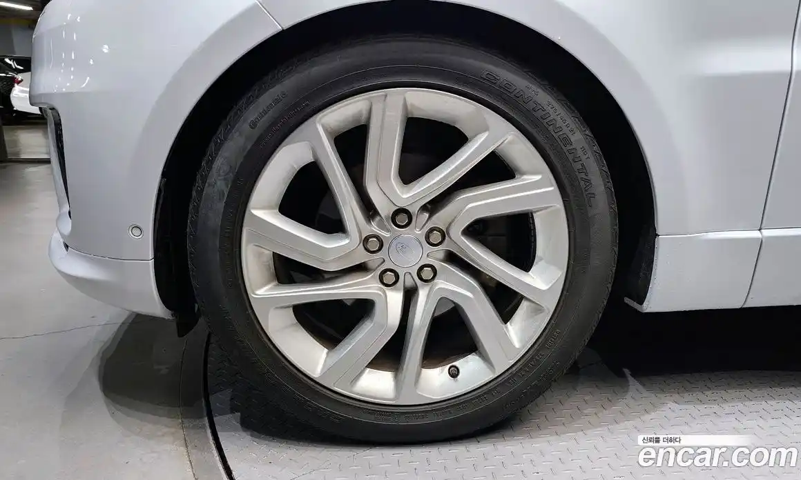 Land Rover Range-Rover Sport 2019 3.0 Автомат в Москве № 213439, фото 4