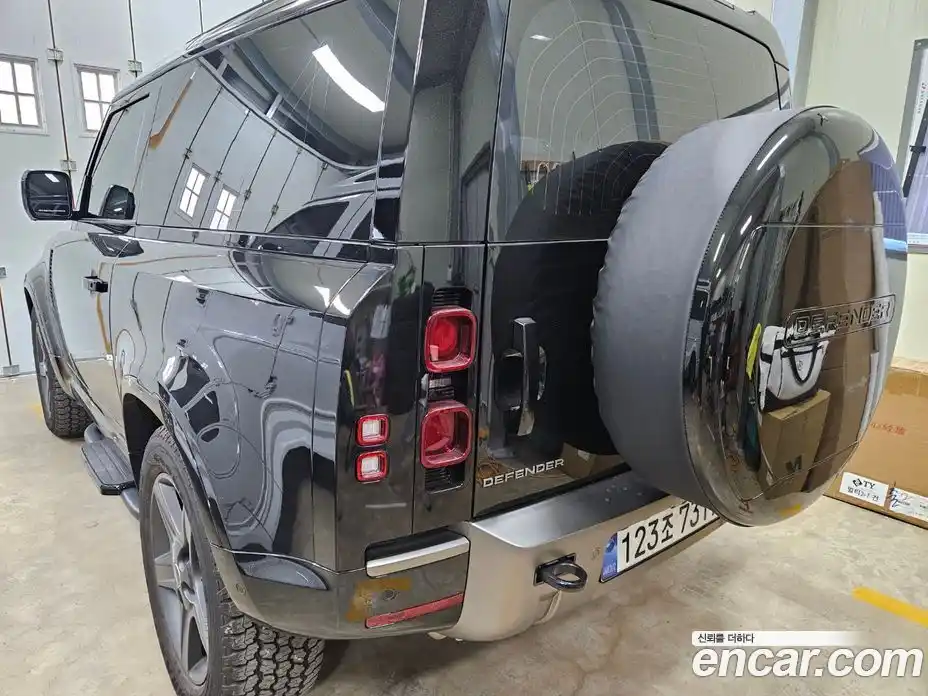 Land Rover Defender 2025 3.0 Автомат в Москве № 213886, фото 3