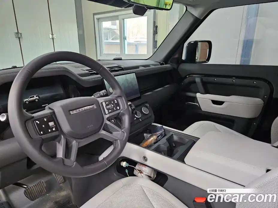 Land Rover Defender 2025 3.0 Автомат в Москве № 213886, фото 6