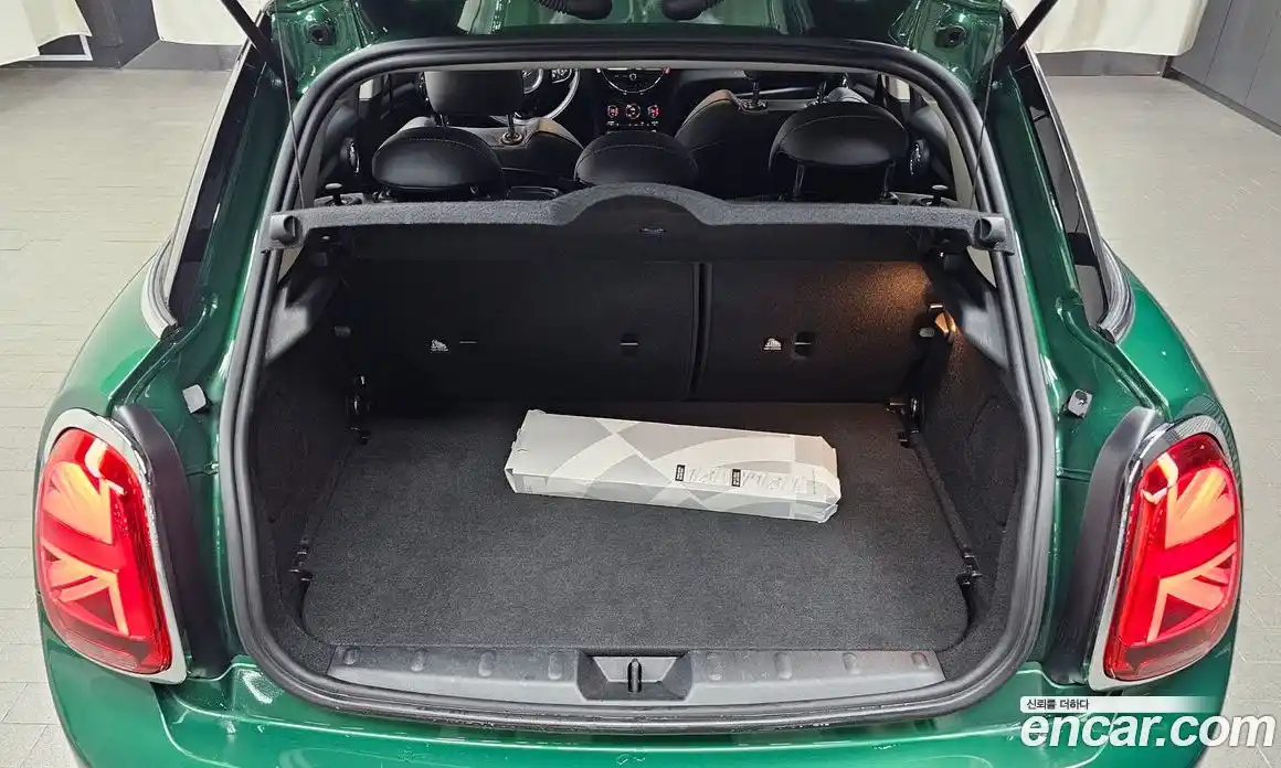 Mini Cooper 2021 1.5 Автомат в Москве № 214284, фото 16