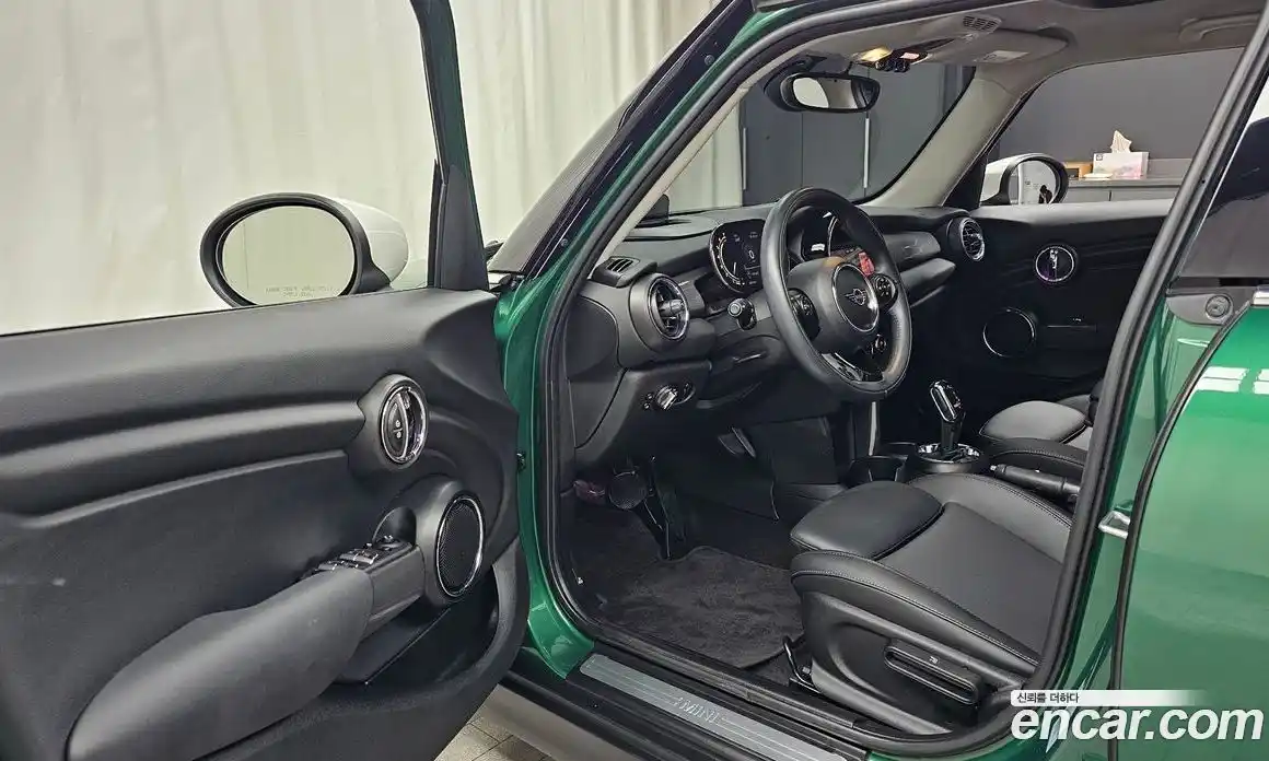 Mini Cooper 2021 1.5 Автомат в Москве № 214284, фото 5