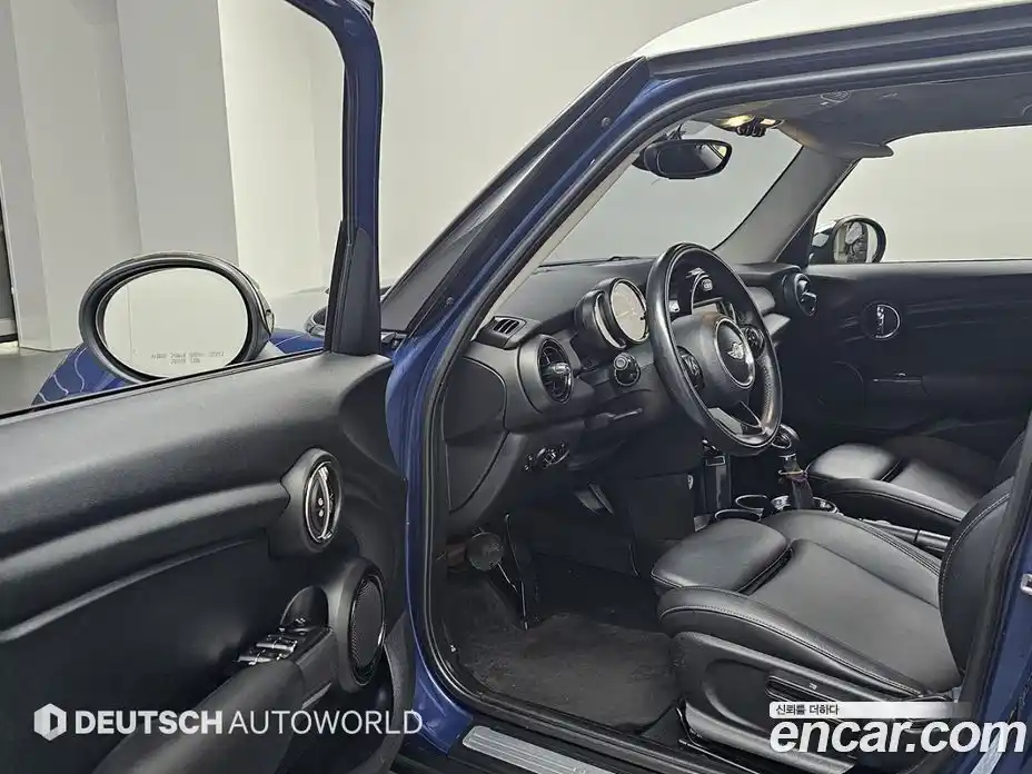 Mini Cooper 2016 1.5 Автомат в Москве № 214414, фото 11