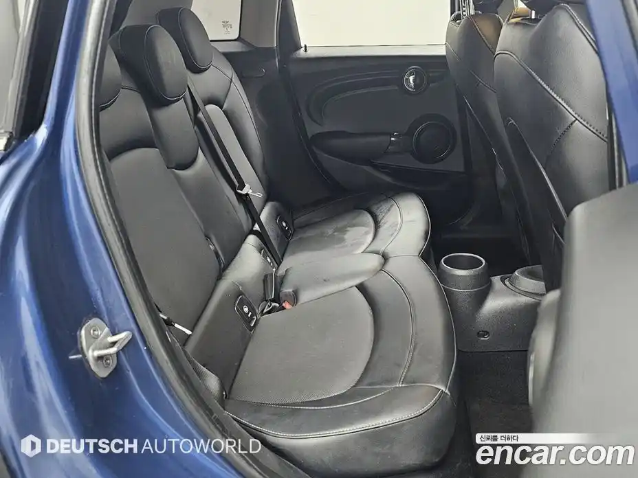 Mini Cooper 2016 1.5 Автомат в Москве № 214414, фото 12