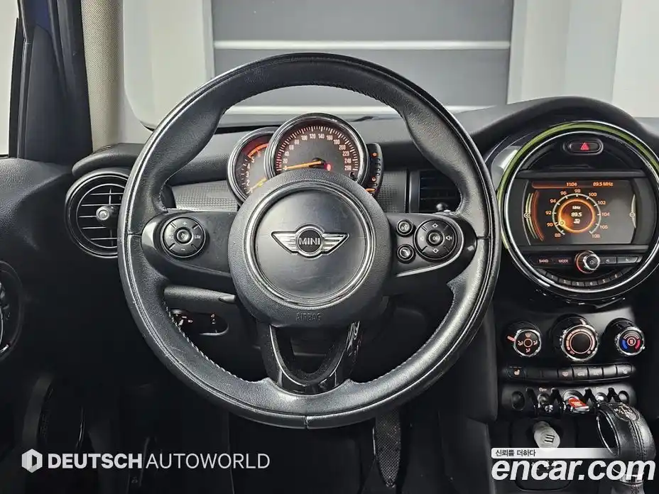 Mini Cooper 2016 1.5 Автомат в Москве № 214414, фото 13