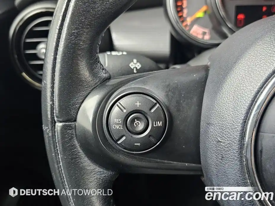 Mini Cooper 2016 1.5 Автомат в Москве № 214414, фото 16