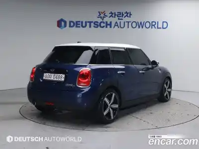 Mini Cooper 2016 1.5 Автомат в Москве № 214414, миниатюра 2