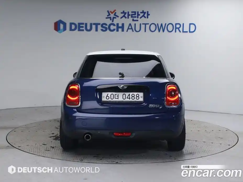 Mini Cooper 2016 1.5 Автомат в Москве № 214414, фото 4