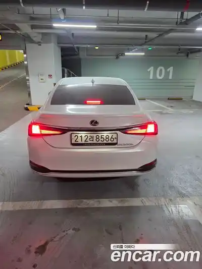 Lexus ES 2025 2.5 Автомат в Москве № 214783, миниатюра 2